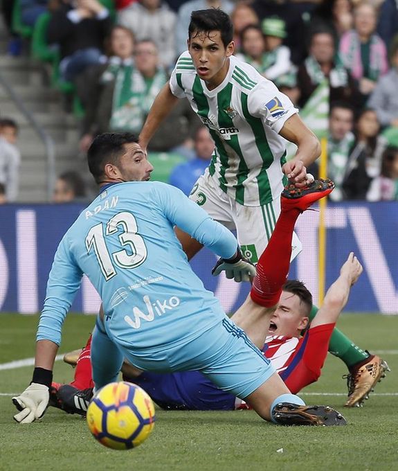 El Atlético gana 0-1 al descanso con un gol de Saúl Ñíguez