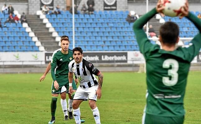 Badajoz 4-1 Betis Deportivo: Una zancadilla en su carrera
