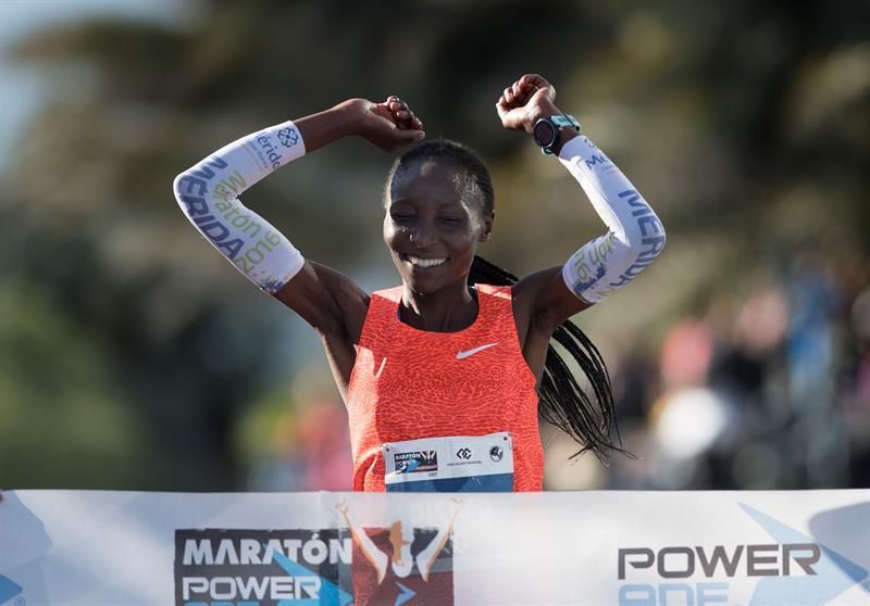 El etíope Bedada y la keniana Biyaki ganan el maratón de Monterrey