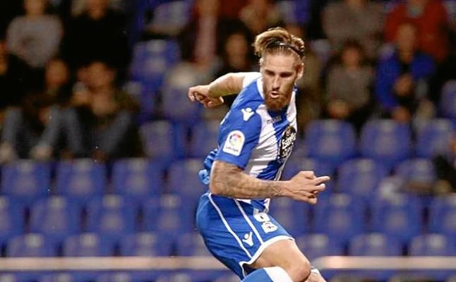 El Deportivo prepara a su defensa para el Camp Nou y Albentosa se lesiona