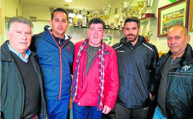 Dos salidas a la espera de fichajes en la Estrella