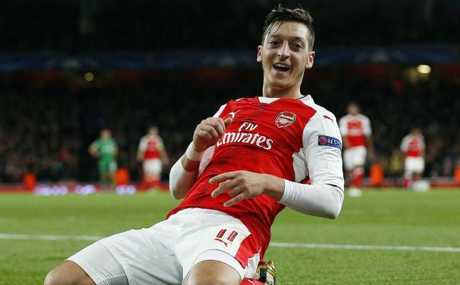 Özil prefiere irse al United antes que al Barça