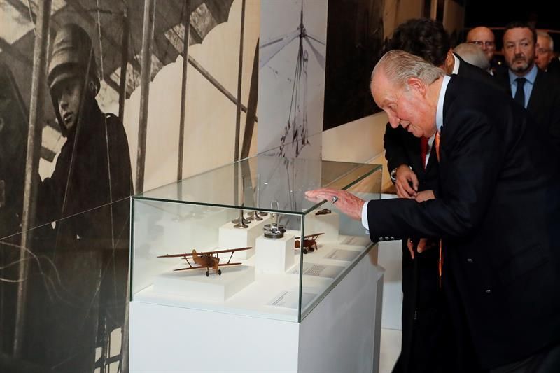 El Rey Juan Carlos: Sigo de cerca la política, es algo que va dentro de uno