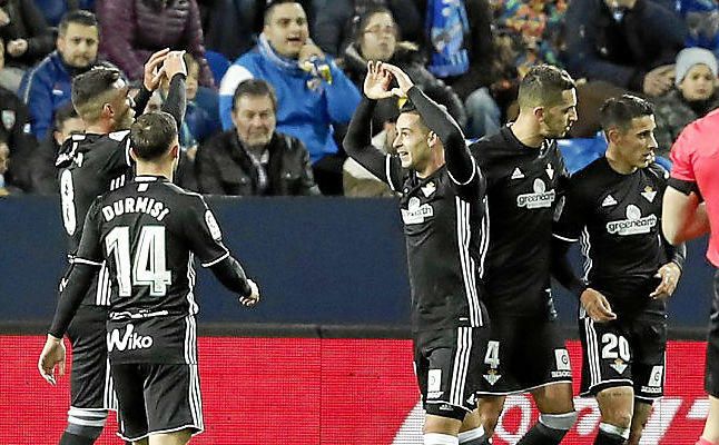 Sergio León acaba con dos gafes de un derechazo