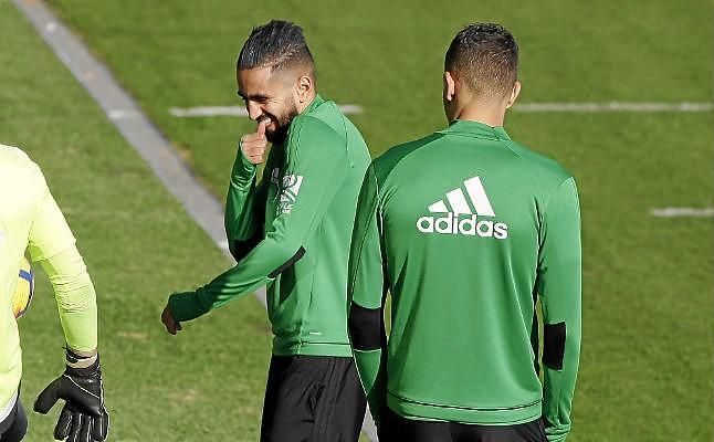Ryad Boudebouz, principal novedad en el entrenamiento bético