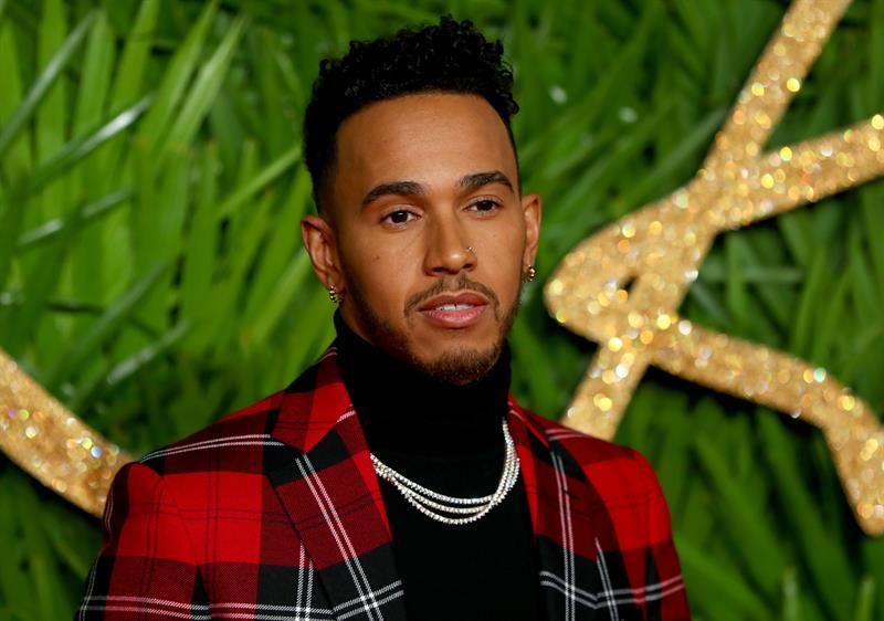 Hamilton se disculpa tras ser acusado de sexista por criticar a su sobrino