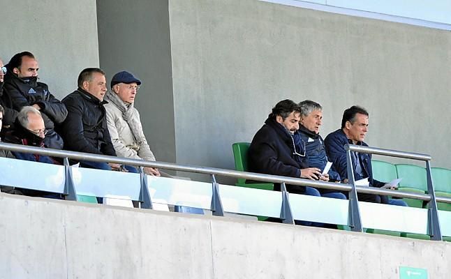 Rubén Castro no le cierra la puerta a otro delantero