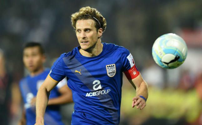 Forlán ficha por un nuevo equipo a sus 38 años