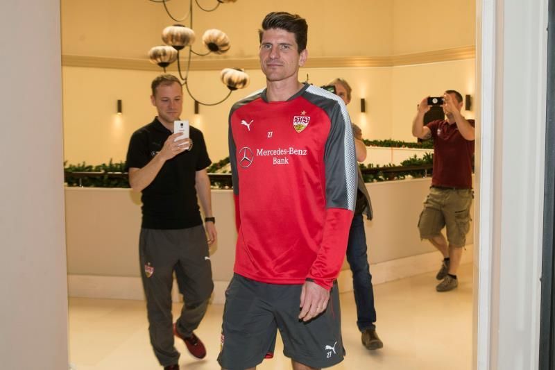 Mario Gómez sitúa a España y Francia "al mismo nivel" que Alemania para Rusia