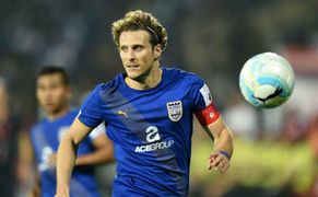 Forlán ficha por un nuevo equipo a sus 38 años