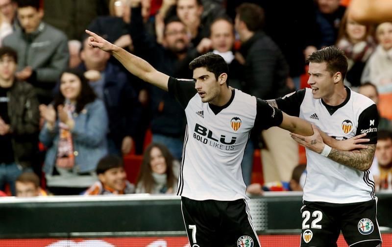2-1. El Valencia se reencuentra con el triunfo ante un consistente Girona