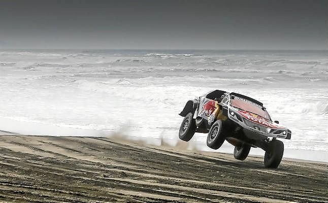 Loeb gana la cuarta etapa del Dakar, por delante de Sainz