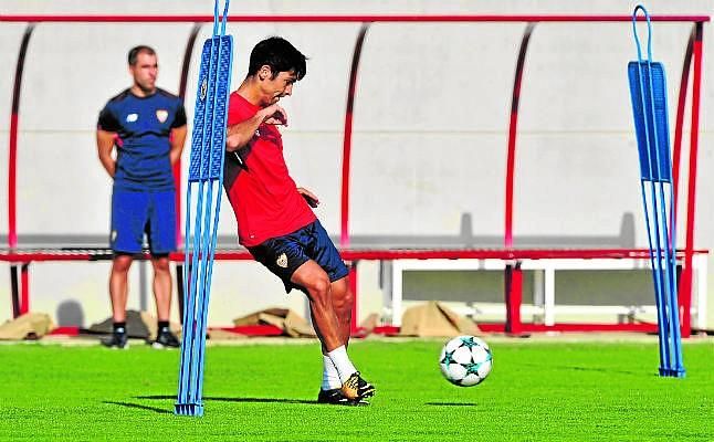 El Sevilla hace oficial la cesión de Borja Lasso al Osasuna