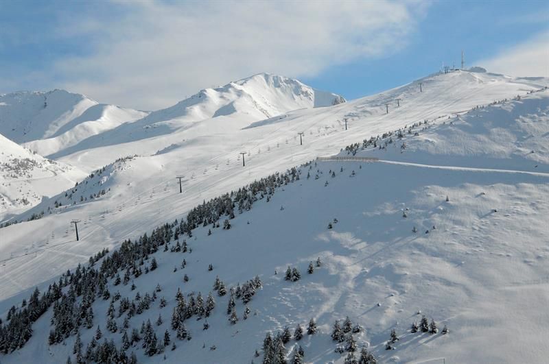Las estaciones aragonesas ofrecen el fin de semana 339 kilómetros esquiables