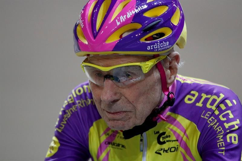 El plusmarquista centenario francés se retira del ciclismo de competición