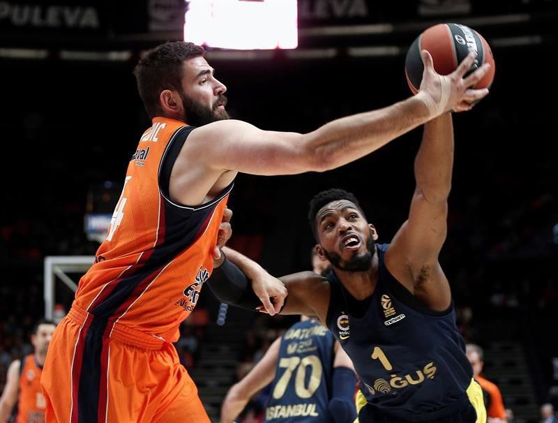 67-80. Valencia supera un mal inicio ante el Fenerbahce pero sucumbe a su defensa