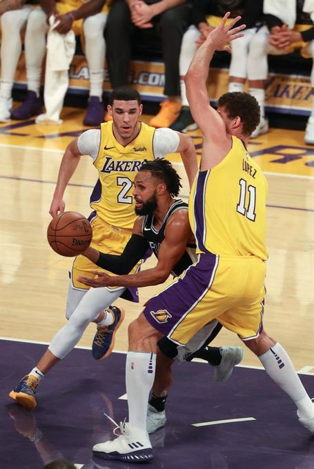 93-81. Los Lakers firman su tercera victoria seguida a costa de los Spurs