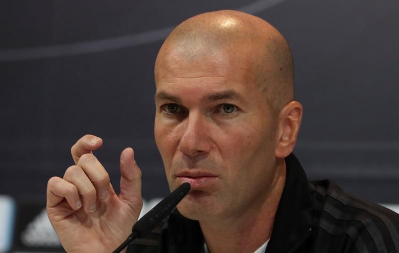 Zidane no pone fecha de vuelta a Benzema y ve "bien físicamente" a Cristiano