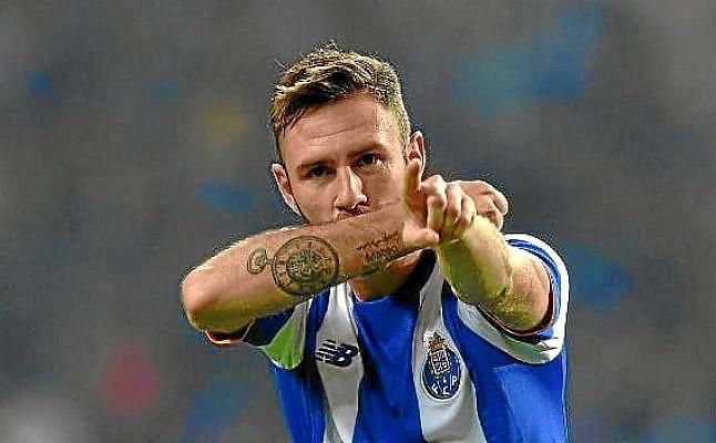 El interés de Layún y el Betis coincide
