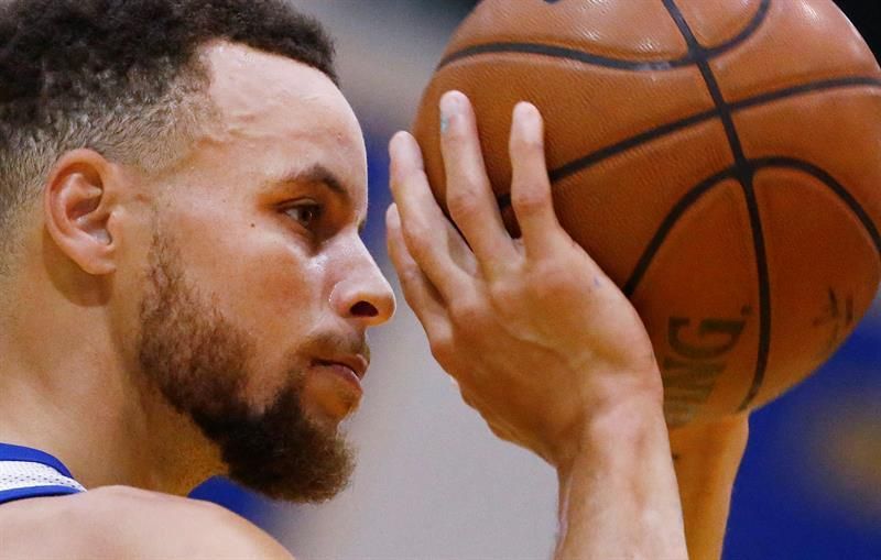 125-127. Curry hace un regreso triunfal en la victoria de los Warriors