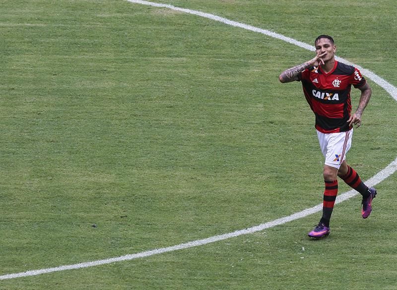 Flamengo suspende el contrato de Guerrero hasta recuperar la condición para jugar