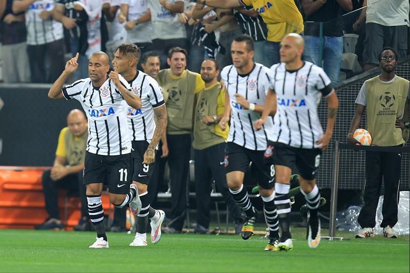 Corinthians anuncia el fichaje del delantero Emerson Sheik, de 39 años