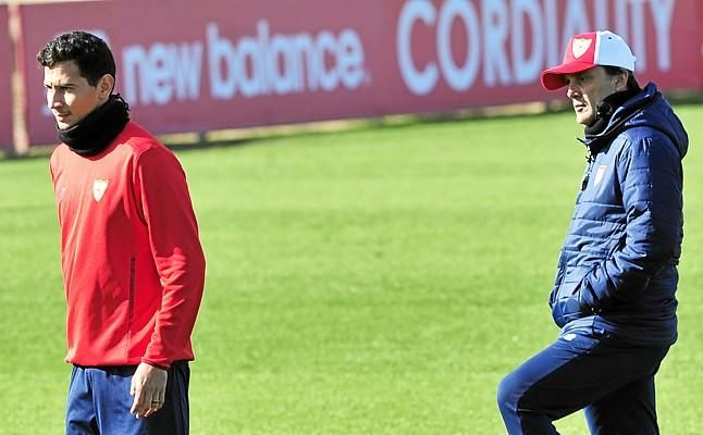 Ganso, atrapado por Montella