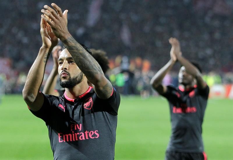 Walcott se acerca al Everton