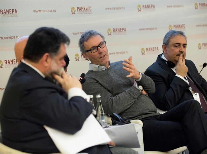 Blanc tiene el corazón dividido entre su "amigo" Zidane y el PSG