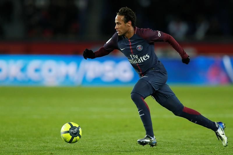 La avaricia aleja a Neymar de la afición