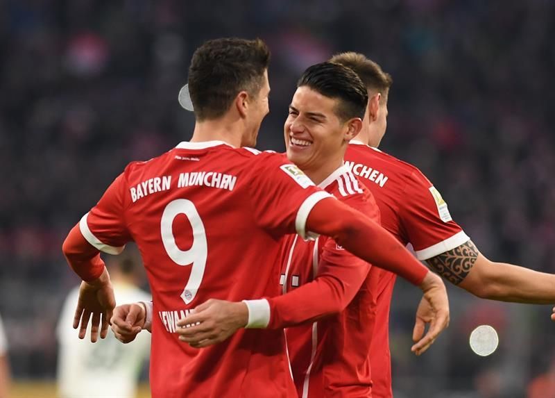 Lewandowski y Thomas Müller remontan al Werder Bremen