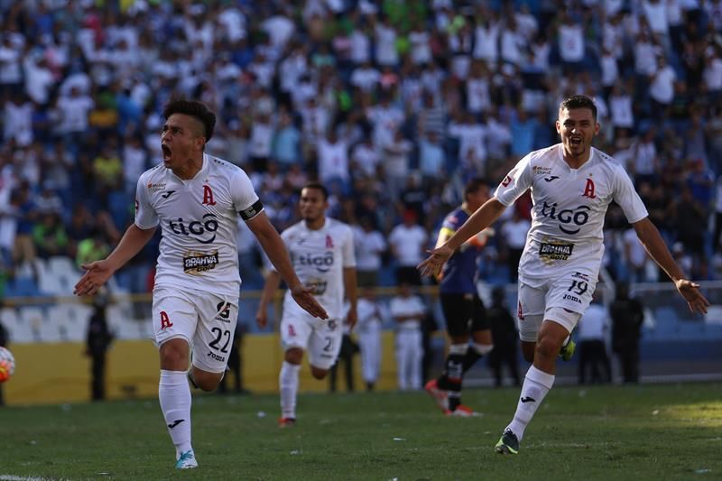 El Alianza derrota al Metapán y toma el liderato del fútbol salvadoreño