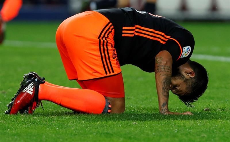 Garay, al margen en el inicio de la semana de los choques ante Alavés y Madrid