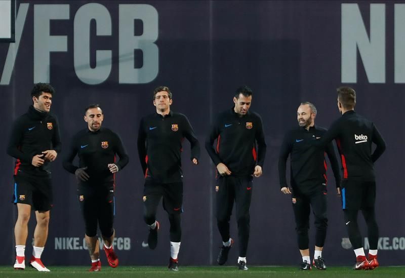 Coutinho y Yerry Mina entran en la lista para el derbi