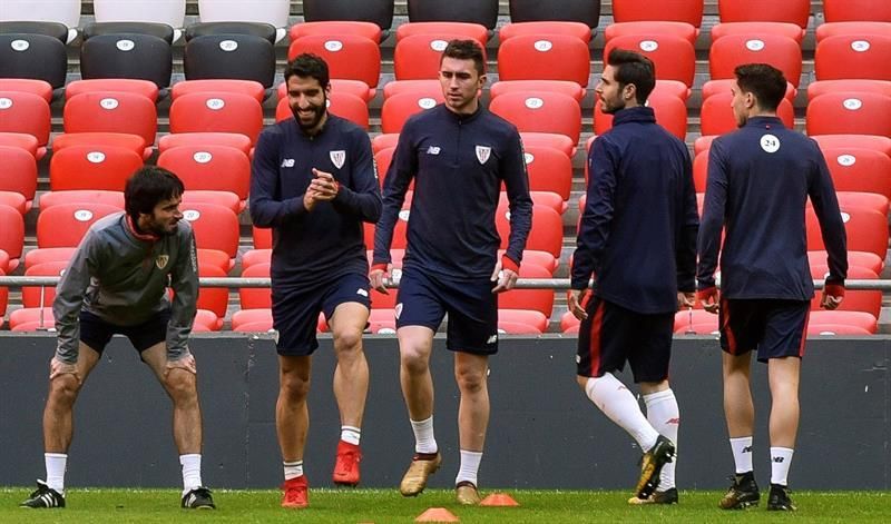 Laporte participa en el entrenamiento del Athletic en San Mamés