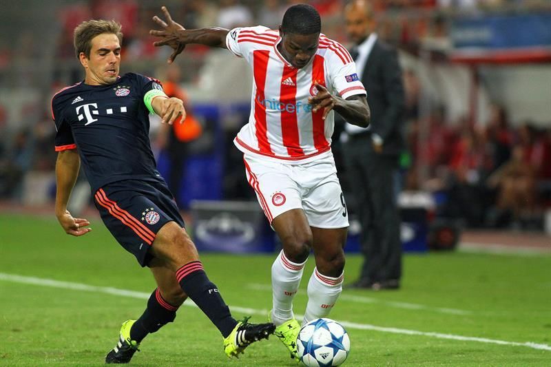 El nigeriano Ideye llega a Málaga para fichar por el club malaguista