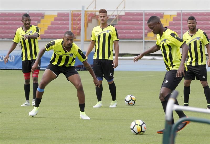 El Árabe Unido de Colón es el líder absoluto del fútbol panameño