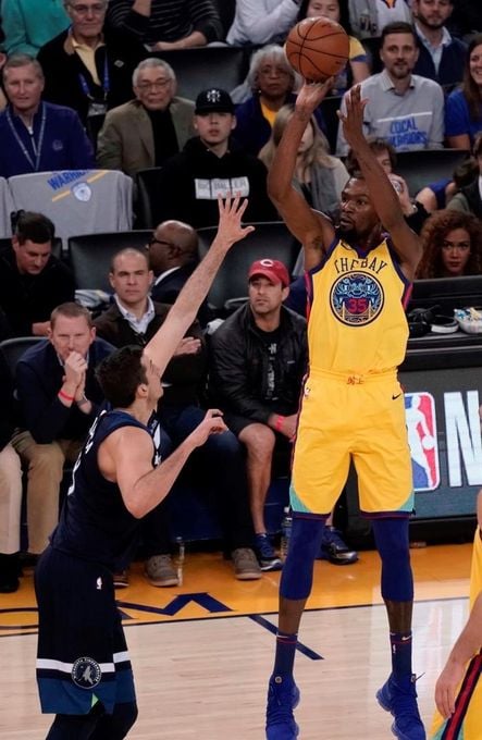 126-113. Durant, con triple-doble, lidera la exhibición de los Warriors