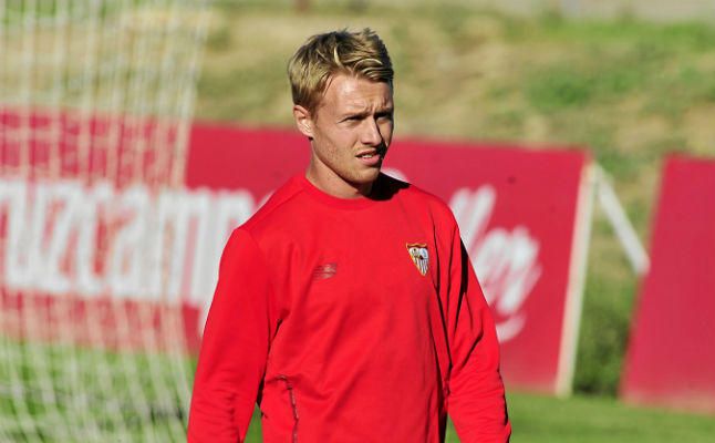 Kjaer, ausente en la vuelta al trabajo
