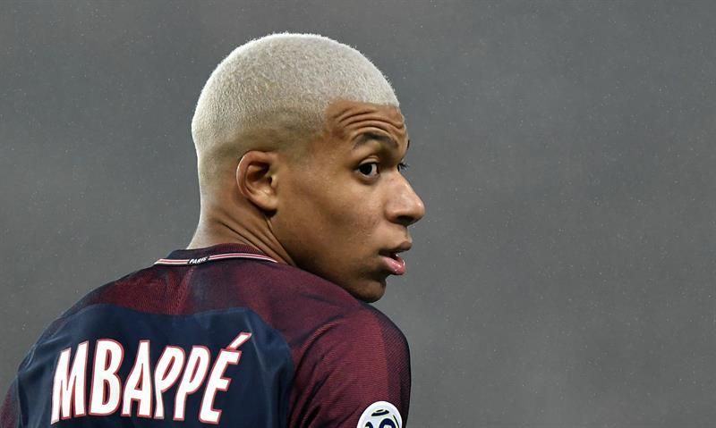 Mbappé regresa a una convocatoria del PSG