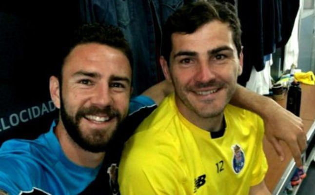 El mensaje de Casillas para 'Tomahawk' Layún