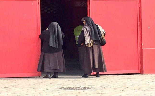 El Sánchez Pizjuán, 'bendecido' por unas monjas
