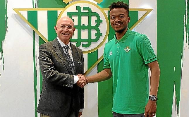Kaptoum, nuevo fichaje del Betis: "Vengo a ayudar al filial, y luego, asomar la cabeza en el primer equipo"