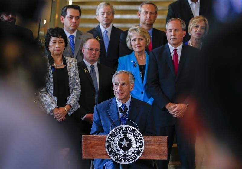 Gobernador de Texas quiere que Rangers investiguen excentro de entrenamiento