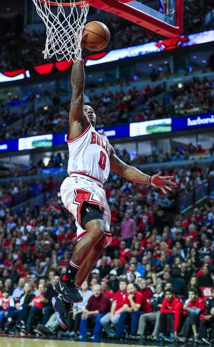 102-88. Jackson decide el triunfo de Suns y pierden a Canaan con fractura de tobillo