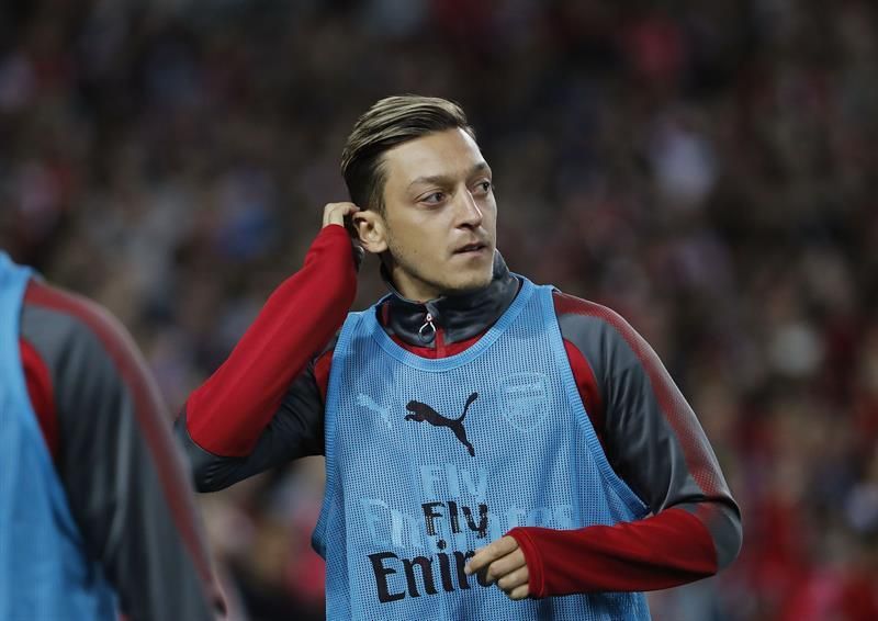 El Arsenal anuncia la renovación de Özil con un contrato "de larga duración"