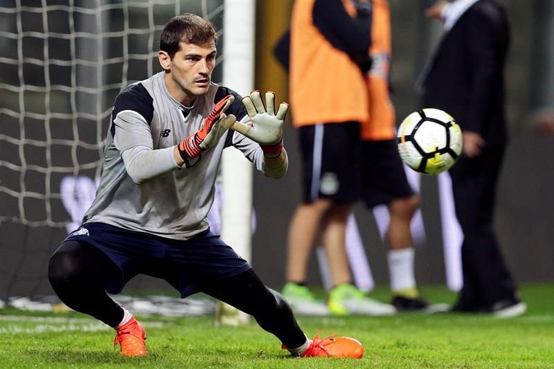 Casillas permanecerá en el Oporto al menos hasta final de temporada