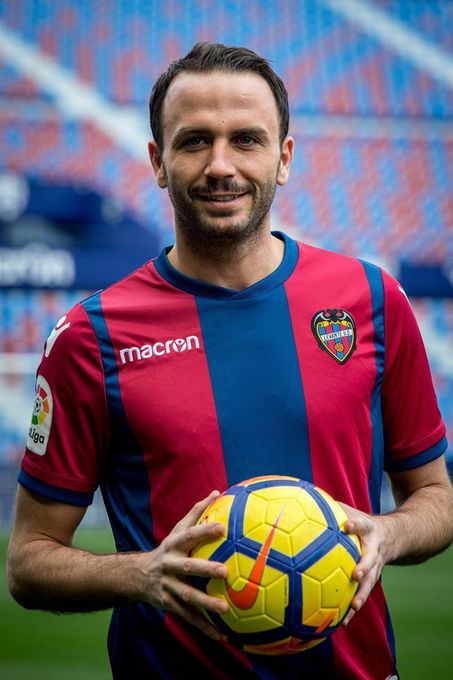 Pazzini: "Vengo como jugador, no como turista"