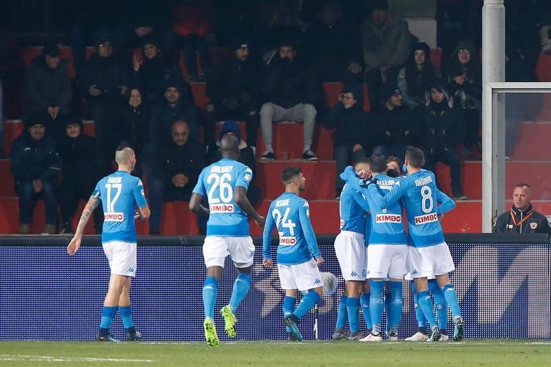 El Nápoles no falla ante el colista Benevento y sigue líder