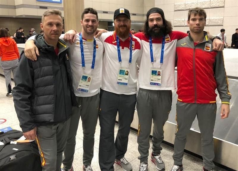 Eguibar: "Un honor ser abanderado, cuento las horas para desfilar con el equipo"